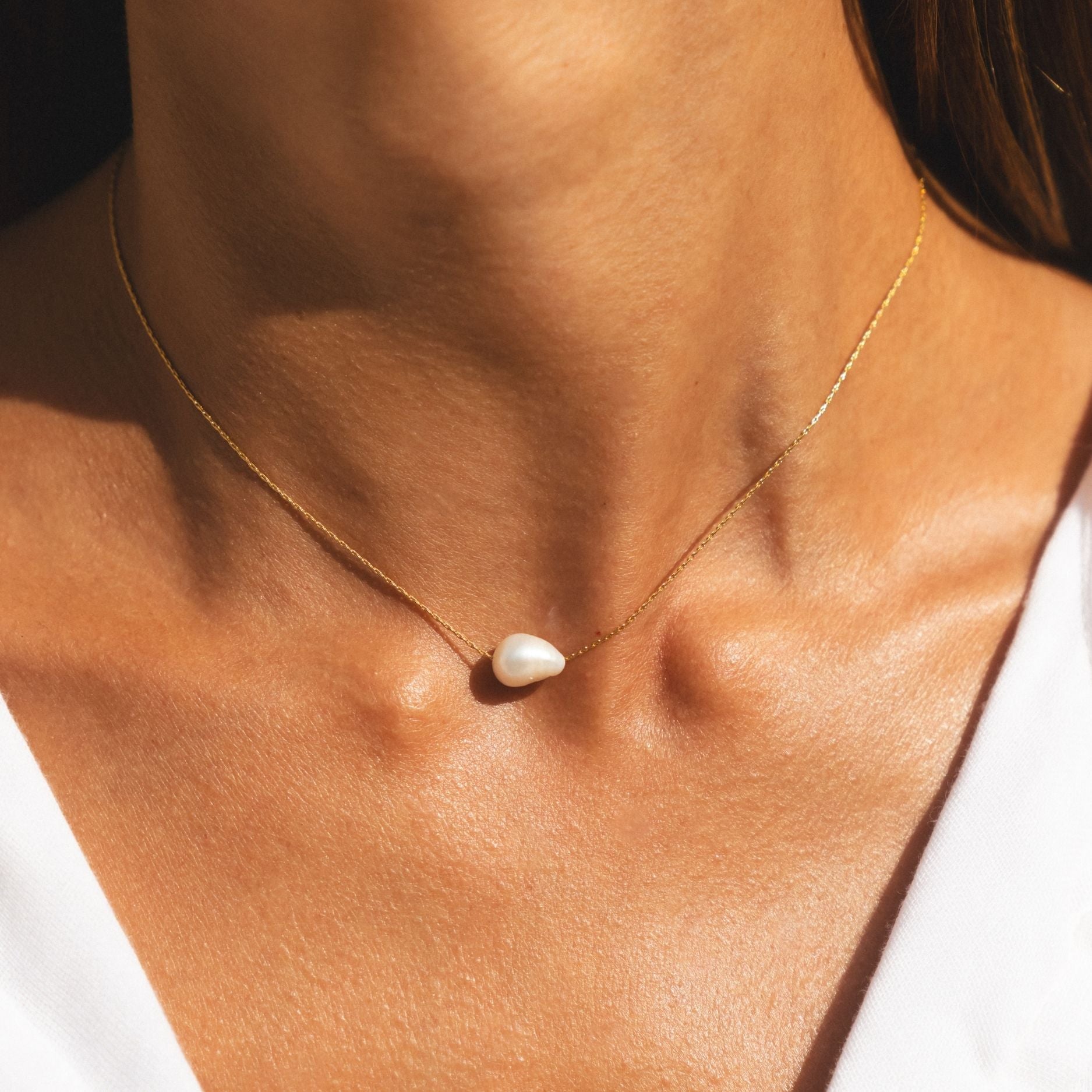 Gold Single Pearl Choker