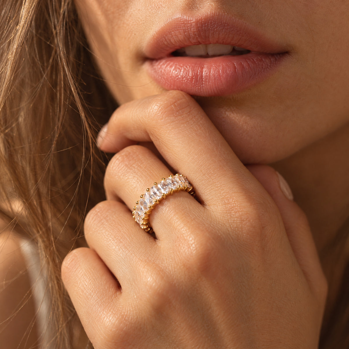 White stone band ring