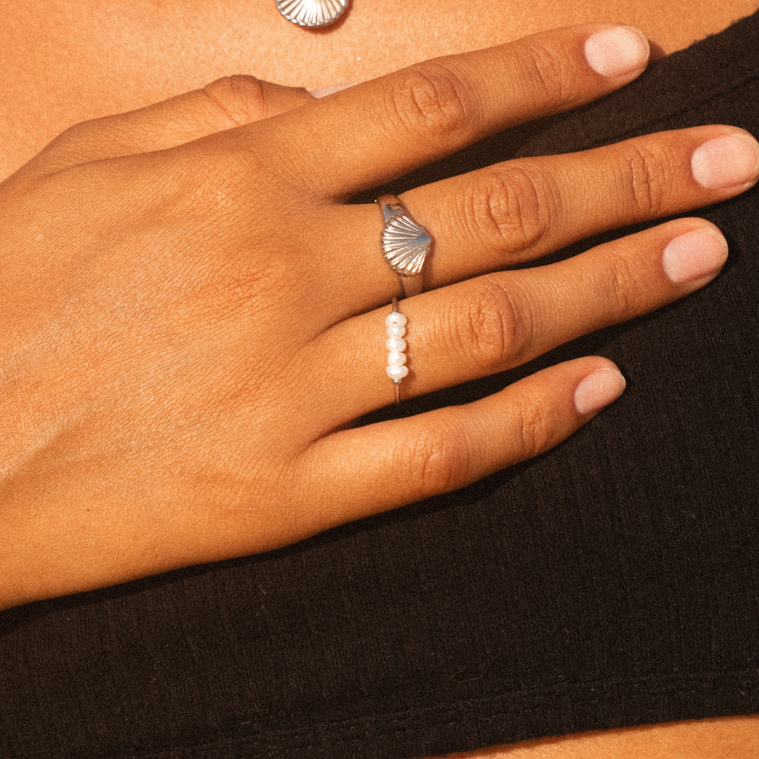Mini Pearls Ring