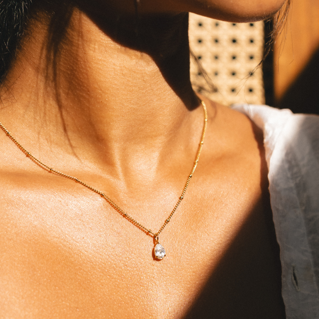 astra-necklace-on-model-lifestyle