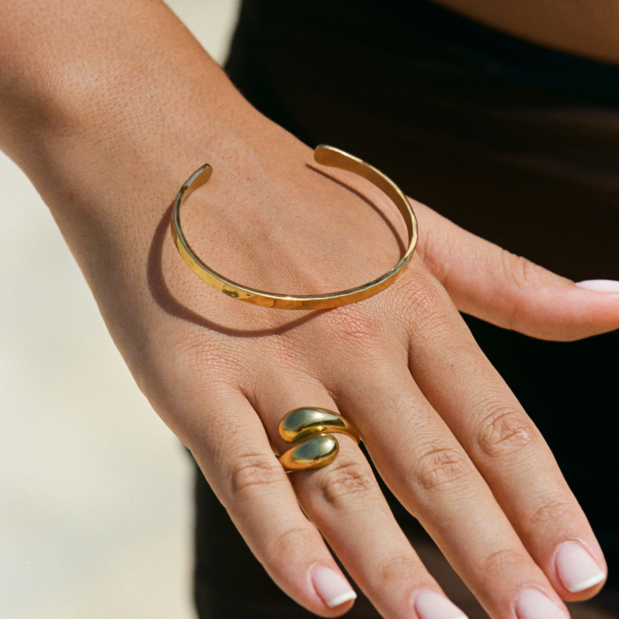 gold bangle women