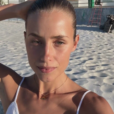 whale-tail-necklace-video-preview