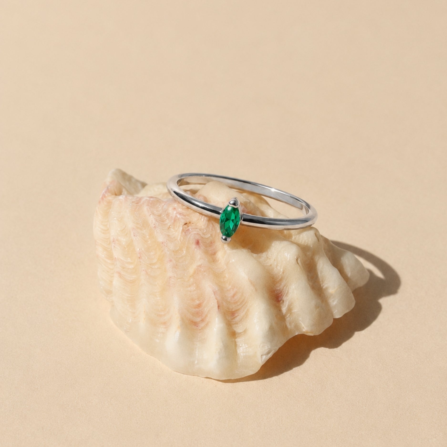 Silver Emerald Ring Dainty 2