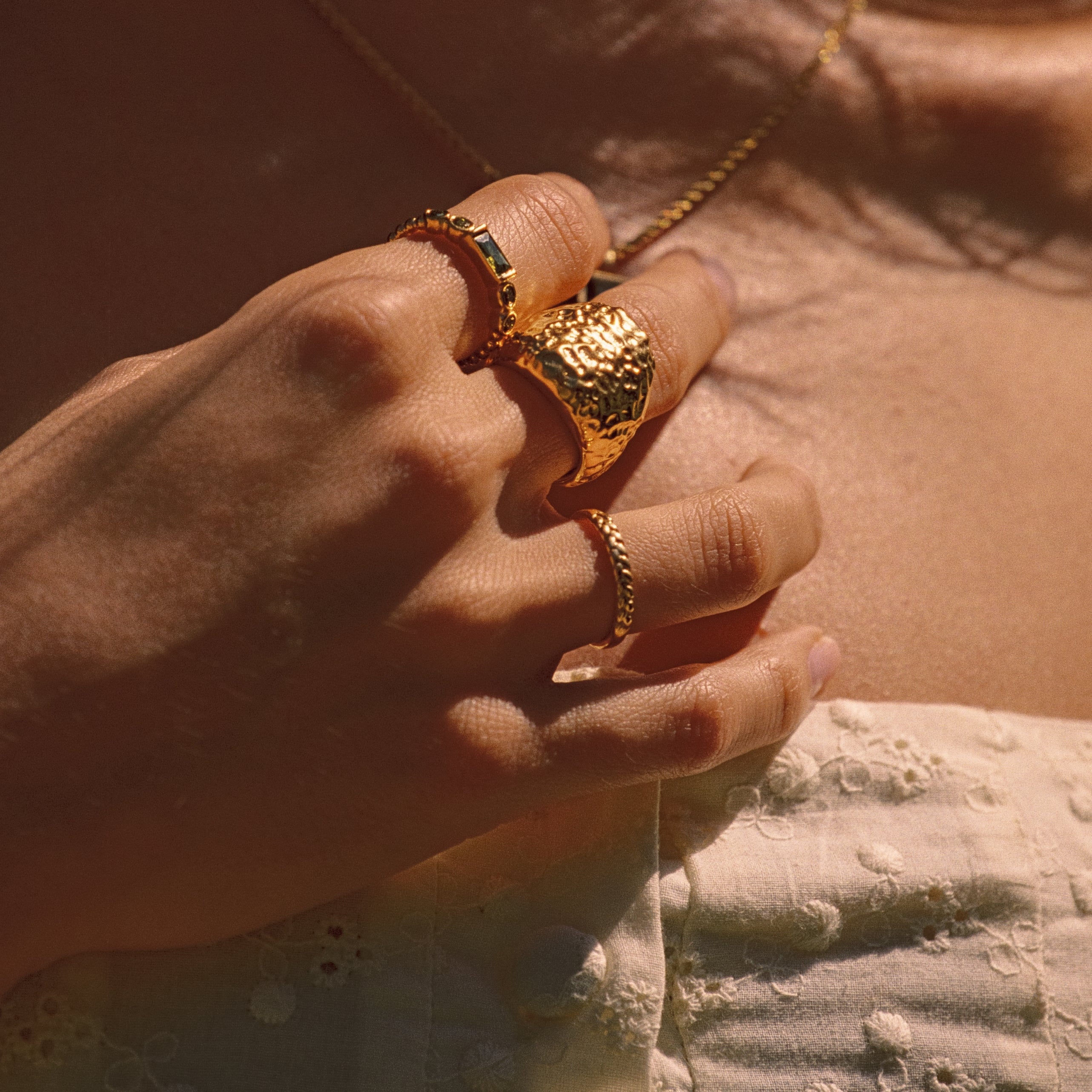 Statement Laurel Ring